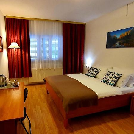 Adriasobe Hotel Водице Екстериор снимка