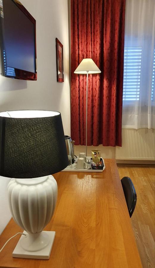 Adriasobe Hotel Водице Екстериор снимка