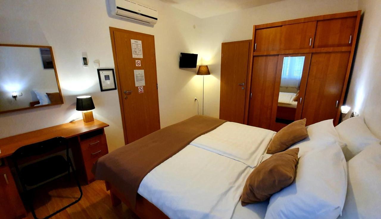 Adriasobe Hotel Водице Екстериор снимка