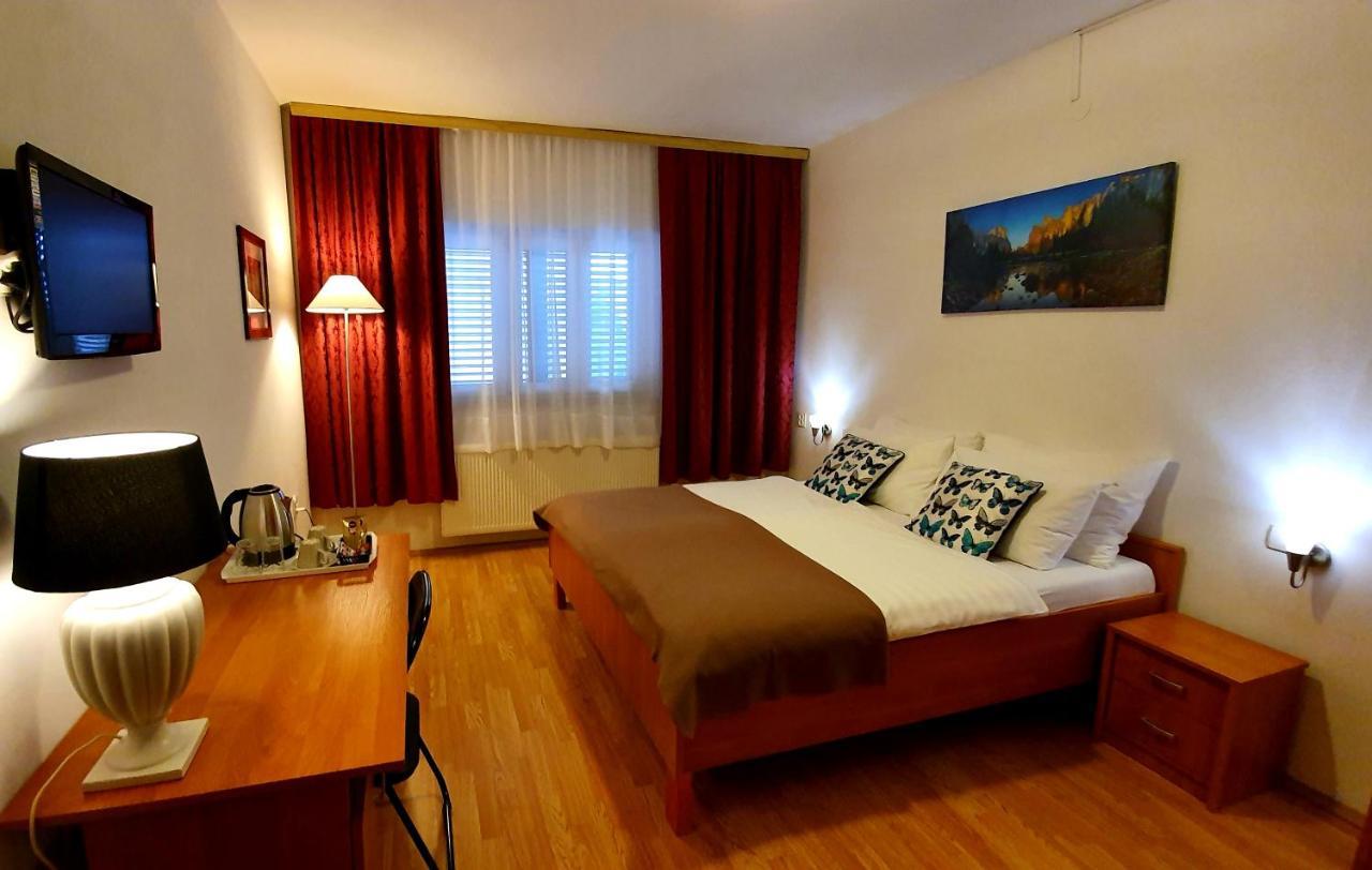 Adriasobe Hotel Водице Екстериор снимка