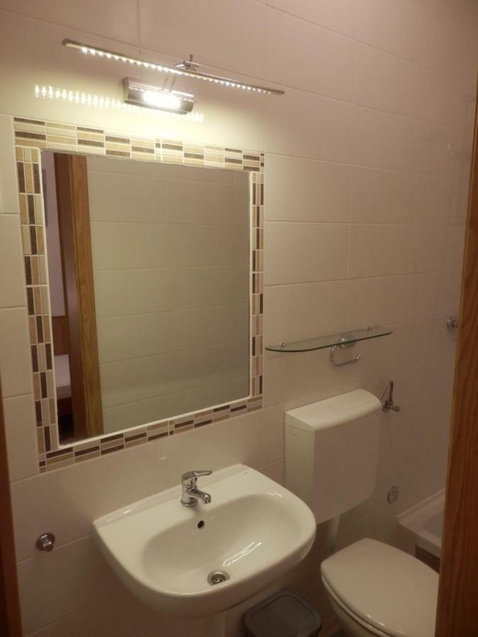 Adriasobe Hotel Водице Екстериор снимка
